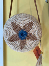 Clamshell Flower Round Straw Crossbody Bag