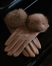 Pompom Gloves